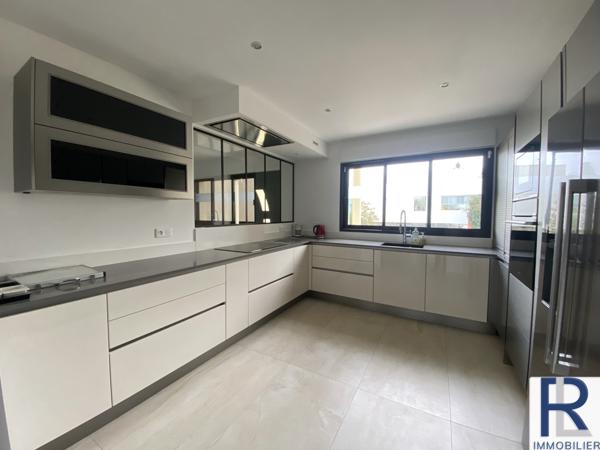 Sceaux (92330) Belle maison contemporaine de 218 m2 avec jardin, parkings à Sceaux