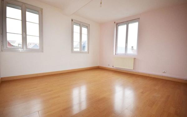 Maison à louer    4 pièces •  Beauchamps