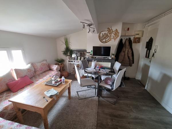 BORDEAUX JUDAIQUE - T1 d'environ 38 m2 à rénover