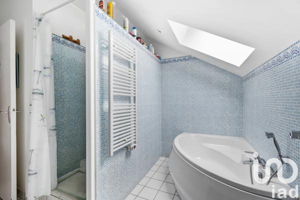 House for sale 5 rooms 116 m² Voisins-le-Bretonneux