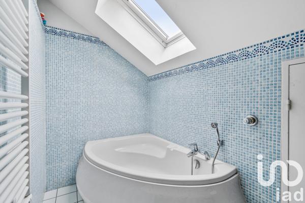 House for sale 5 rooms 116 m² Voisins-le-Bretonneux