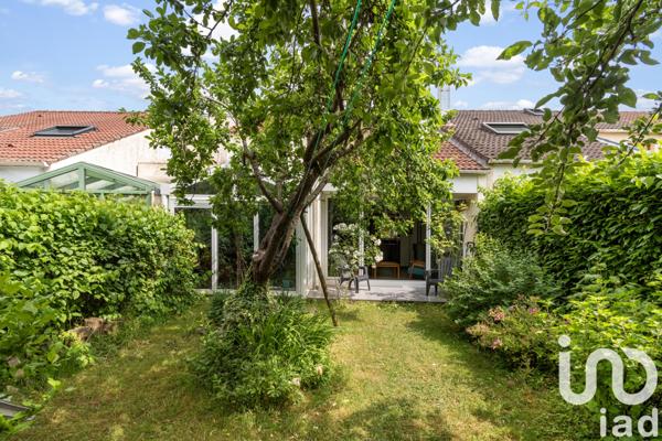 House for sale 5 rooms 116 m² Voisins-le-Bretonneux