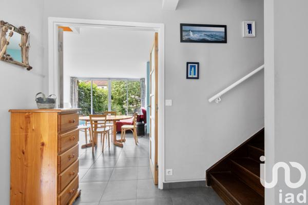 House for sale 5 rooms 116 m² Voisins-le-Bretonneux