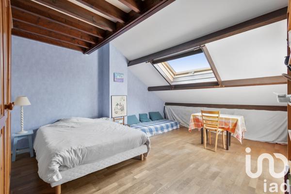 House for sale 5 rooms 116 m² Voisins-le-Bretonneux