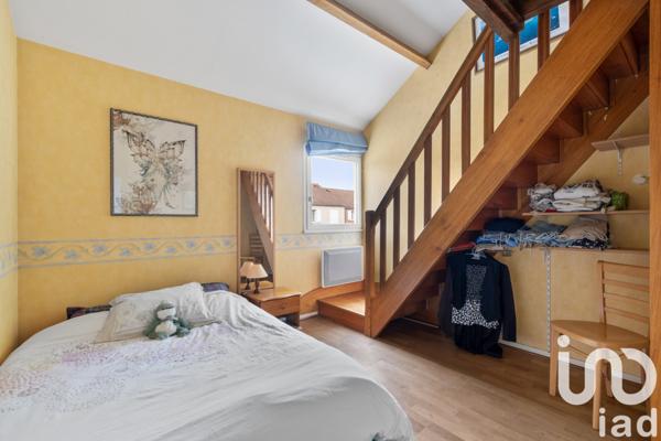 House for sale 5 rooms 116 m² Voisins-le-Bretonneux