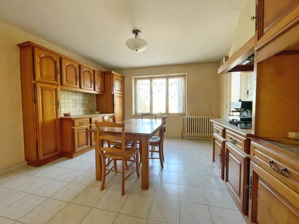 Maison 7 pièce(s) 5 chambre(s) 181 m²