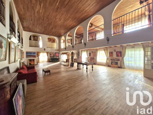 Maison à vendre 10 pièces 560 m² Chassenon