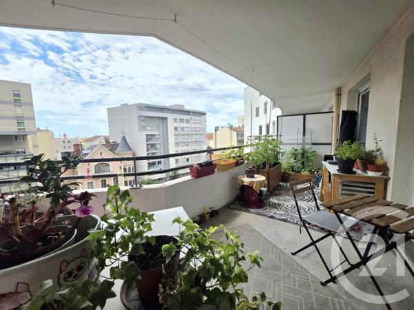 Appartement F2 à vendre  2 pièces - 45,38 m 2   LYON  - 69007