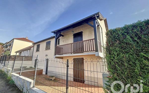 Maison à vendre    5 pièces •  Saint-Yorre