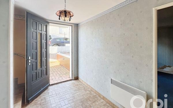 Maison à vendre    5 pièces •  Saint-Yorre