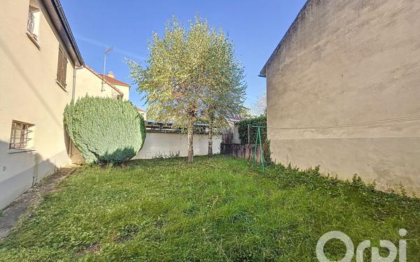 Maison à vendre    5 pièces •  Saint-Yorre