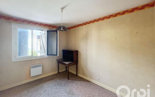 Maison à vendre    5 pièces •  Saint-Yorre