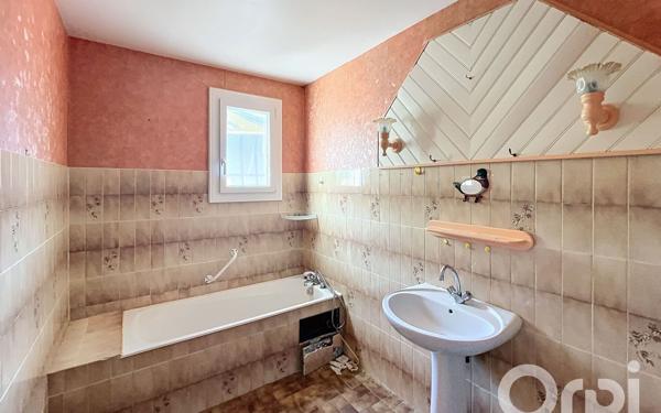 Maison à vendre    5 pièces •  Saint-Yorre