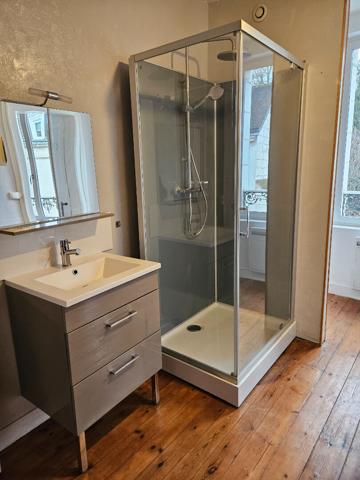 Charmante maison ancienne rénovée à louer à LOCHES