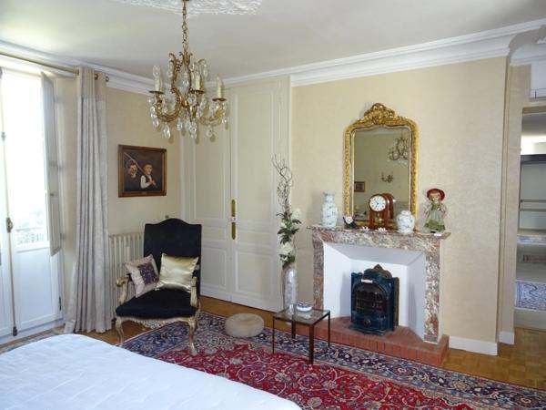 A SAINT HILAIRE LES PLACES PROCHE DE NEXON EN HAUTE VIENNE MAGNIFIQUE MANOIR DU 17EME DE 280 M² HABITABLES SUR 17862 M² DE TERRAIN AVEC UN ETANG DE 6000 M² ET PISCINE