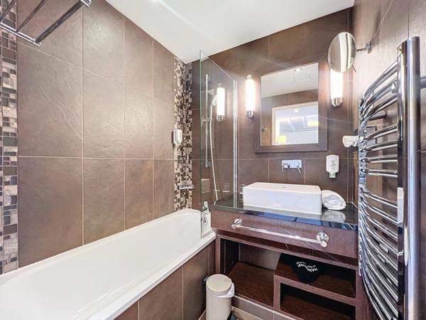 Appartement meublé T2 de 36 m2 + Terrasse en résidence de tourisme avec piscine. Destiné à la location saisonnière.