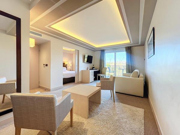 Appartement meublé T2 de 36 m2 + Terrasse en résidence de tourisme avec piscine. Destiné à la location saisonnière.