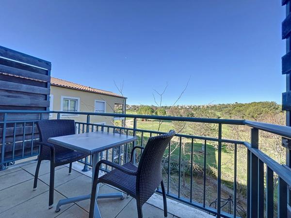 Appartement meublé T2 de 36 m2 + Terrasse en résidence de tourisme avec piscine. Destiné à la location saisonnière.