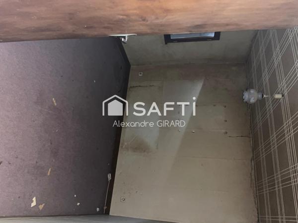 Maison construite dans les années 1945 avec 4 chambre et une parcelles de 650m2