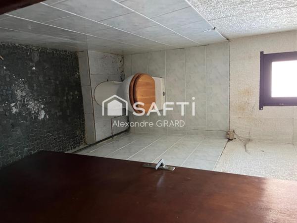 Maison construite dans les années 1945 avec 4 chambre et une parcelles de 650m2