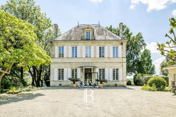 Saint-Loubès, Propriété 10 Chambres -  700 m² à vendre