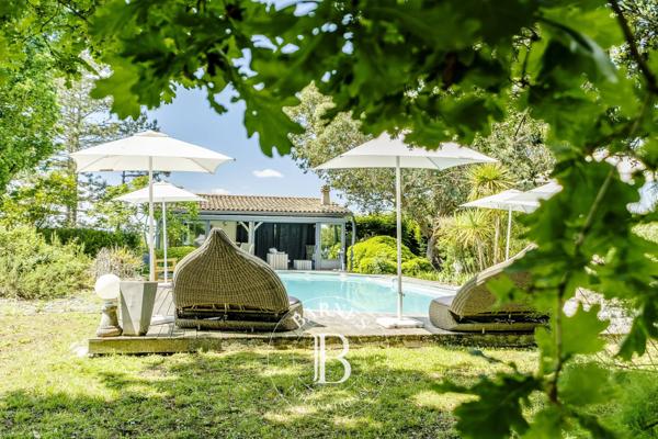 Saint-Loubès, Propriété 10 Chambres -  700 m² à vendre