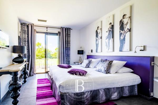 Saint-Loubès, Propriété 10 Chambres -  700 m² à vendre
