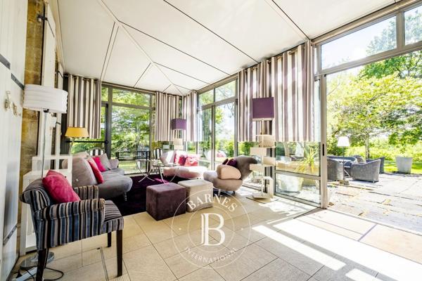 Saint-Loubès, Propriété 10 Chambres -  700 m² à vendre