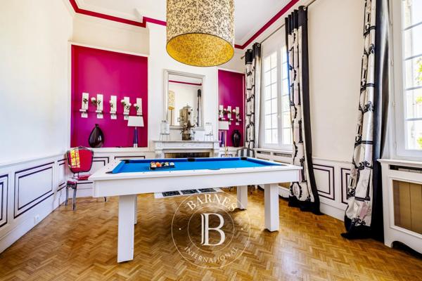Saint-Loubès, Propriété 10 Chambres -  700 m² à vendre