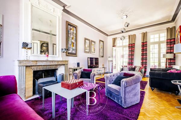 Saint-Loubès, Propriété 10 Chambres -  700 m² à vendre