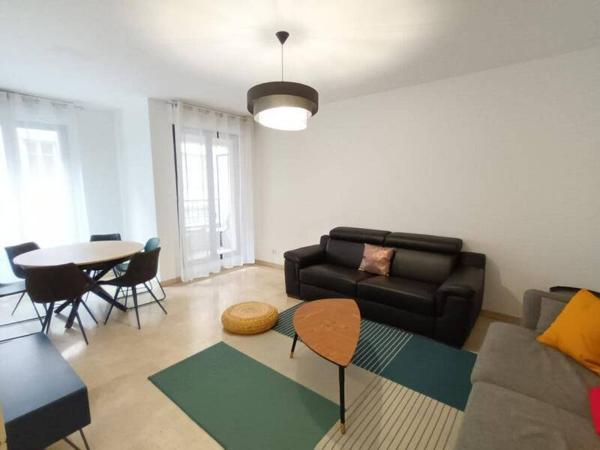 Appartement 2 pièces                                        - 69006 Lyon 6e  Arrondissement Réf : 5208