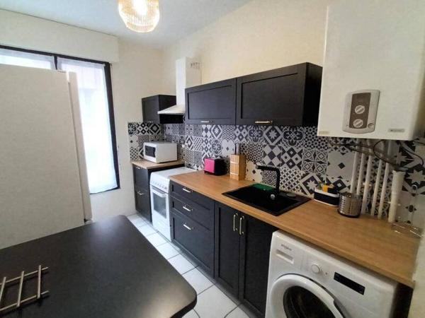 Appartement 2 pièces                                        - 69006 Lyon 6e  Arrondissement Réf : 5208