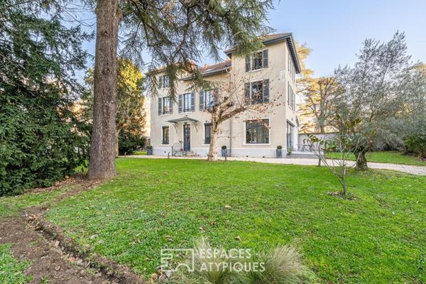 Maison ancienne avec jardin et piscine au calme d’une impasse