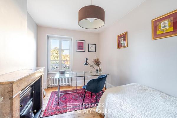 Maison ancienne avec jardin et piscine au calme d’une impasse