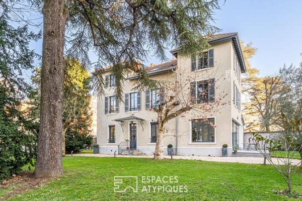 Maison ancienne avec jardin et piscine au calme d’une impasse