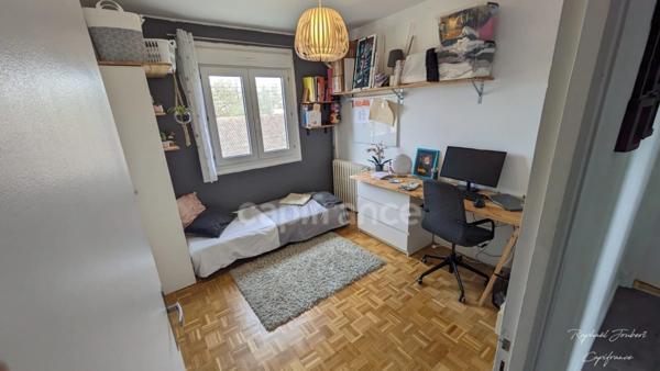 Dpt Sarthe (72), à vendre appartement 4 pièces de 113,1 m² avec terrain