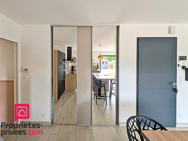 Maison contemporaine de plain-pied 3 chambres 1 bureau 1 Piscine