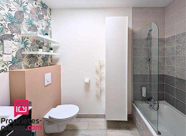 Maison contemporaine de plain-pied 3 chambres 1 bureau 1 Piscine