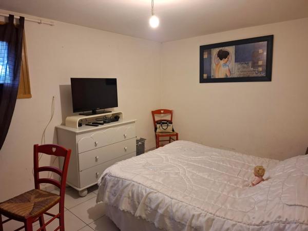 Spacieuse maison offrant la possibilité d'être divisée en deux logements indépendants , sans travaux !