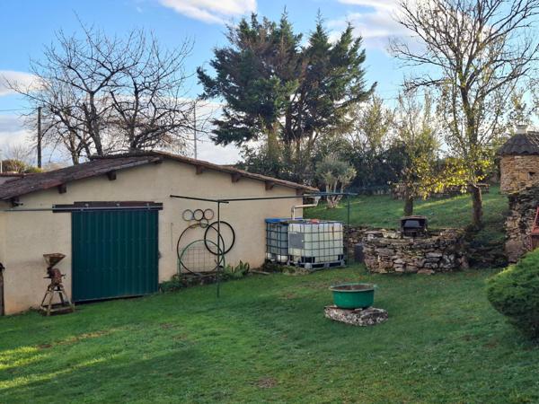 Spacieuse maison offrant la possibilité d'être divisée en deux logements indépendants , sans travaux !