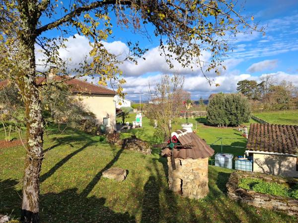 Spacieuse maison offrant la possibilité d'être divisée en deux logements indépendants , sans travaux !