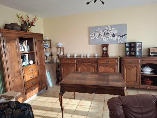 Spacieuse maison offrant la possibilité d'être divisée en deux logements indépendants , sans travaux !