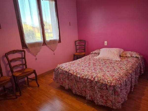 Spacieuse maison offrant la possibilité d'être divisée en deux logements indépendants , sans travaux !