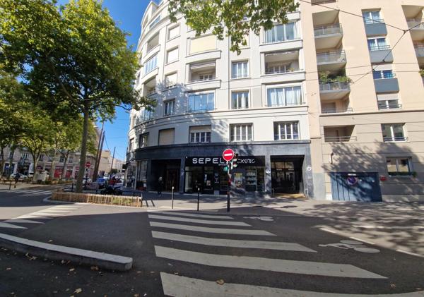 Appartement à LYON 7E ARRONDISSEMENT, 69007 - 4 pièces 88m²