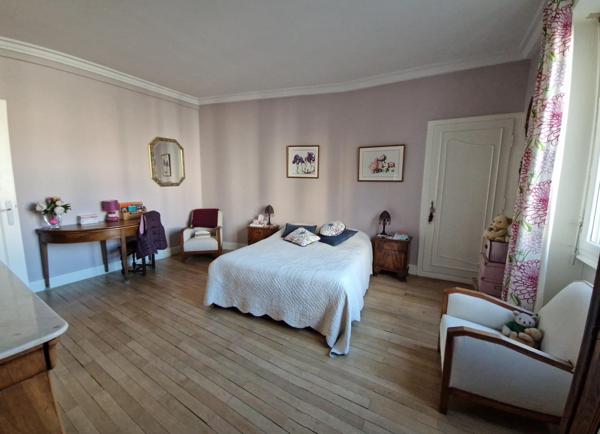 Appartement à LYON 7E ARRONDISSEMENT, 69007 - 4 pièces 88m²