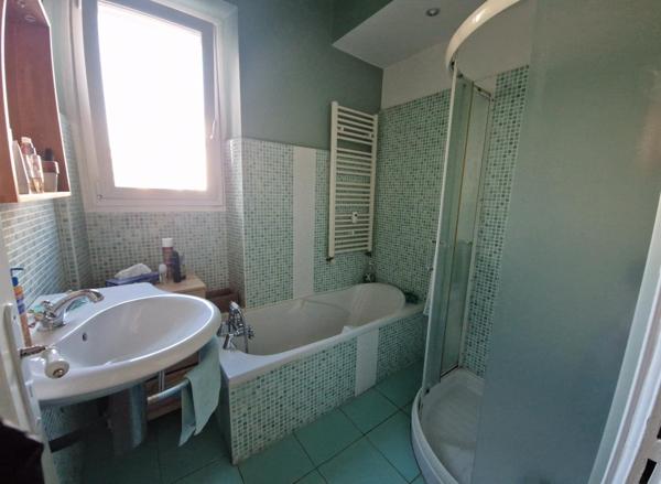 Appartement à LYON 7E ARRONDISSEMENT, 69007 - 4 pièces 88m²