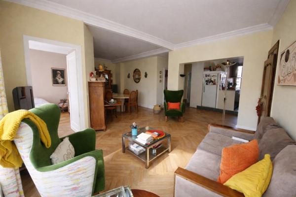 Appartement à LYON 7E ARRONDISSEMENT, 69007 - 4 pièces 88m²