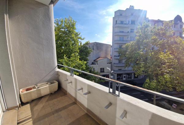 Appartement à LYON 7E ARRONDISSEMENT, 69007 - 4 pièces 88m²