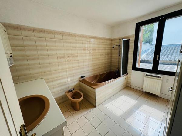 Maison familiale dans un secteur calme et proche des commodités