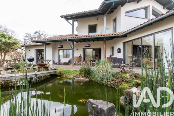 Maison à vendre 8 pièces 244 m² Bassussarry